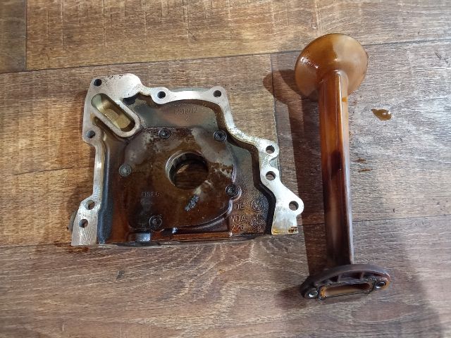 bontott VW CADDY Olajszivattyú