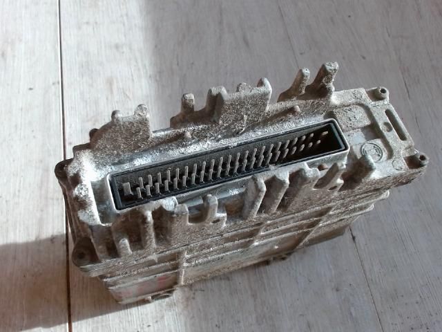 bontott VW CADDY Motorvezérlő