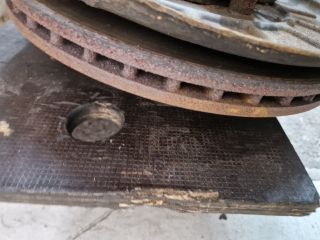 bontott VW CADDY Első Pár Fék Szett (Nyereg, Tárcsa, Betét)