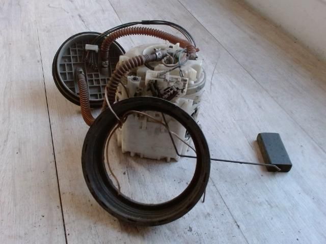 bontott VW CADDY Üzemanyag Szivattyú