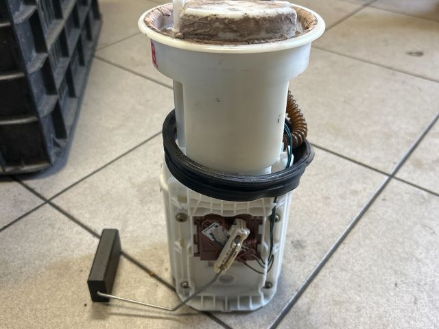 bontott VW CADDY Üzemanyag Szivattyú