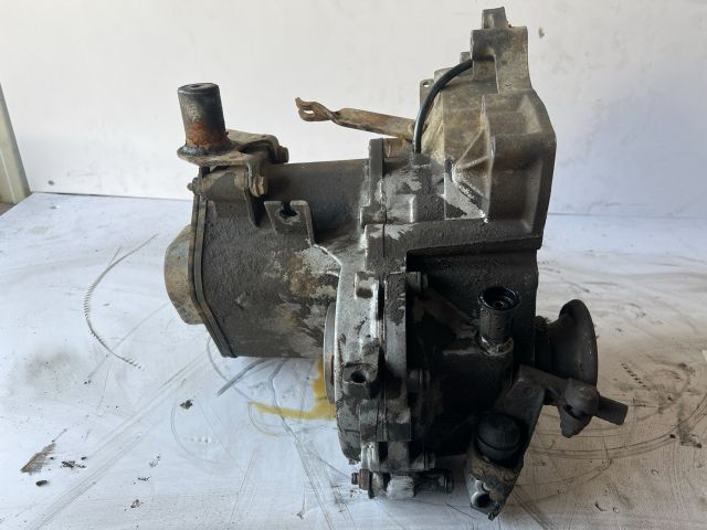 bontott VW CADDY Váltó (Mechanikus)