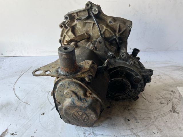 bontott VW CADDY Váltó (Mechanikus)