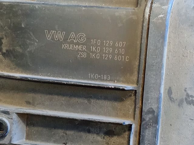 bontott VW CADDY Légszűrő Ház