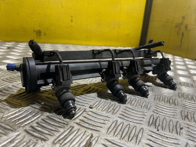 bontott VW CADDY Porlasztó Sor / Híd