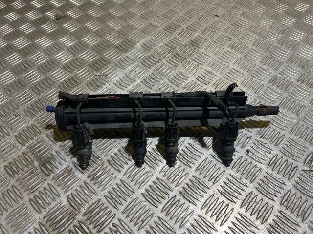 bontott VW CADDY Porlasztó Sor / Híd