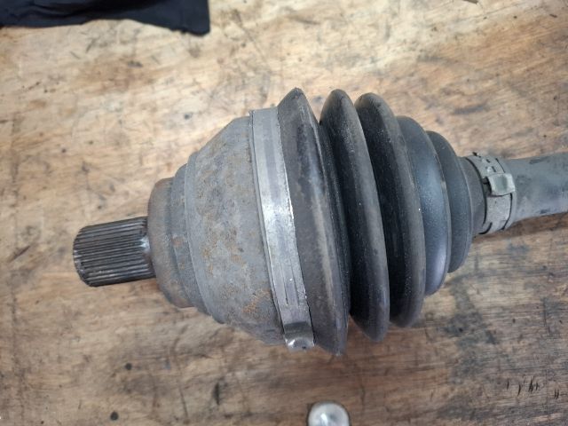 bontott VW CADDY Bal Féltengely