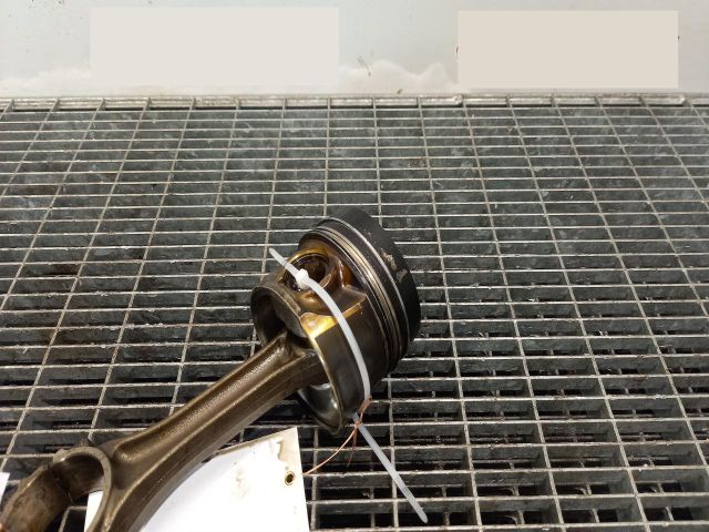 bontott VW CADDY Dugattyú