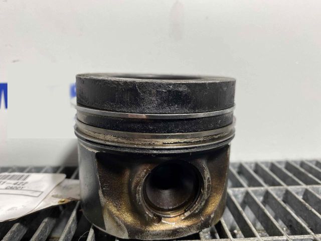 bontott VW CADDY Dugattyú