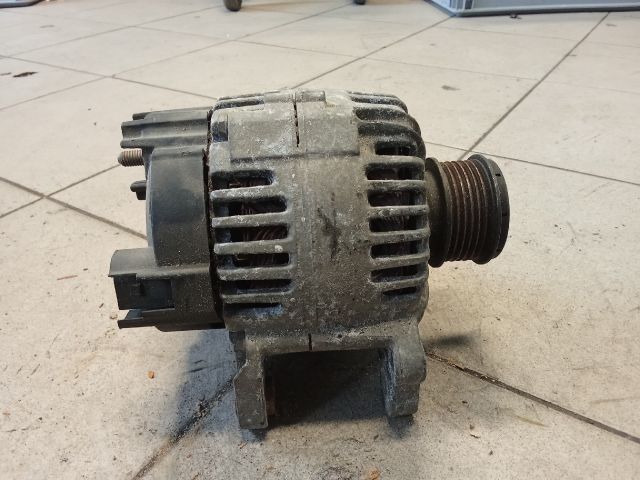 bontott VW CADDY Generátor