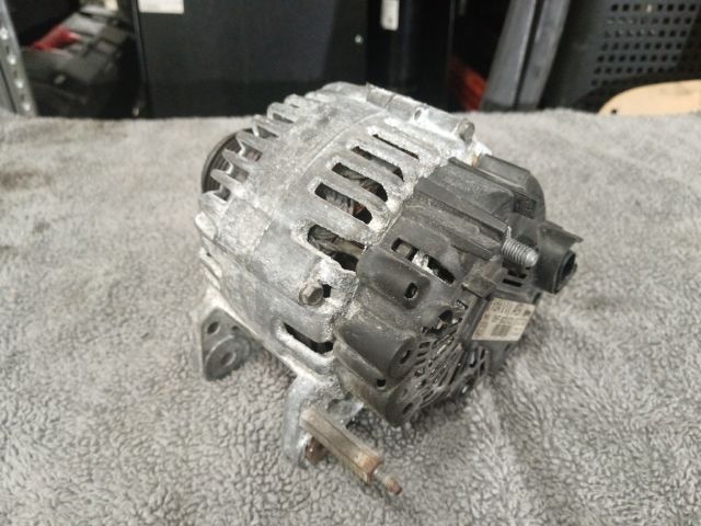 bontott VW CADDY Generátor