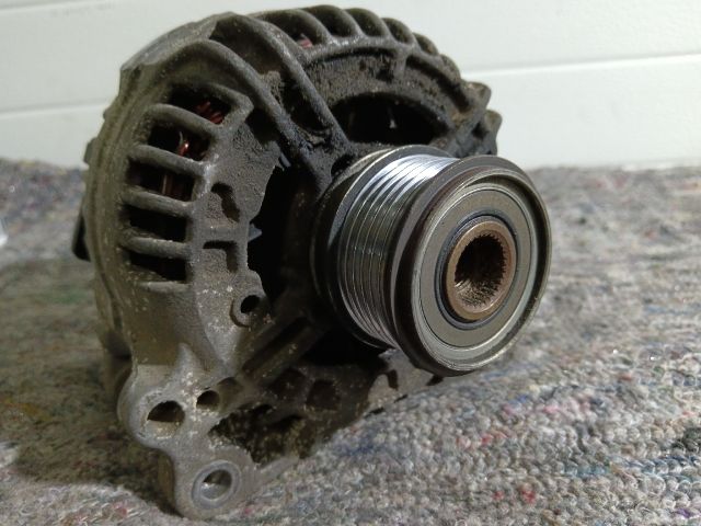 bontott VW CADDY Generátor