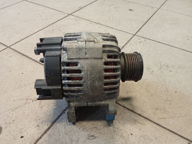 bontott VW CADDY Generátor