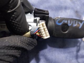 bontott VW CADDY Gyújtáskapcsoló Házzal