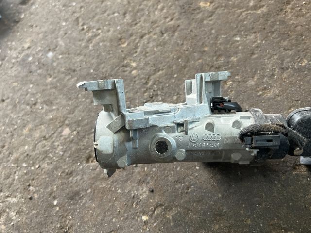 bontott VW CADDY Gyújtáskapcsoló Házzal