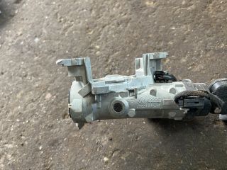 bontott VW CADDY Gyújtáskapcsoló Házzal