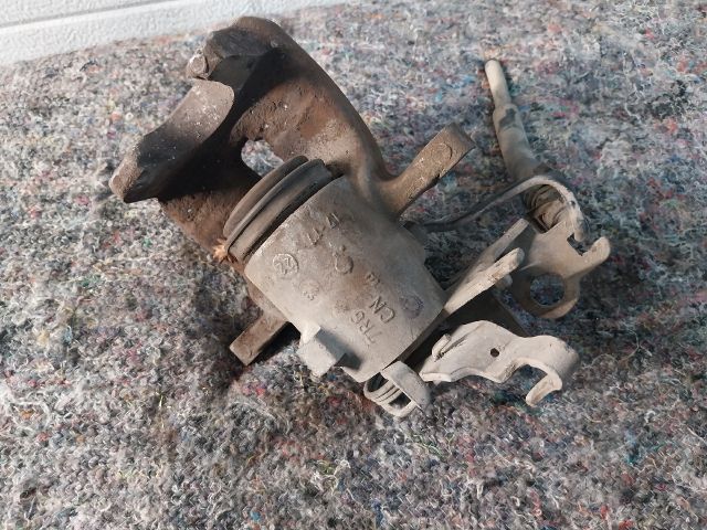 bontott VW CADDY Jobb hátsó Féknyereg Munkahengerrel