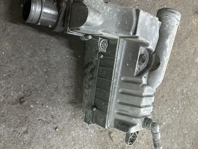 bontott VW CADDY Légszűrő Ház