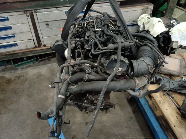 bontott VW CADDY Motor (Fűzött blokk hengerfejjel)