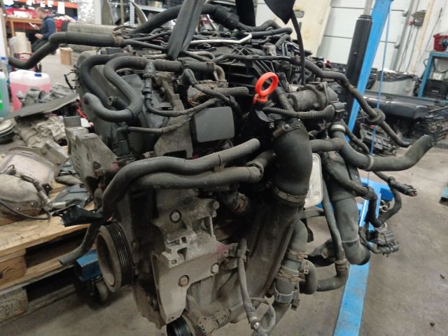 bontott VW CADDY Motor (Fűzött blokk hengerfejjel)