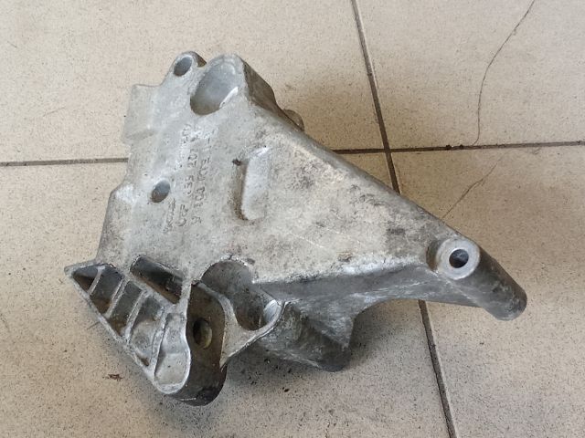 bontott VW CADDY Motor Tartó Bak (Pozíciófüggetlen)