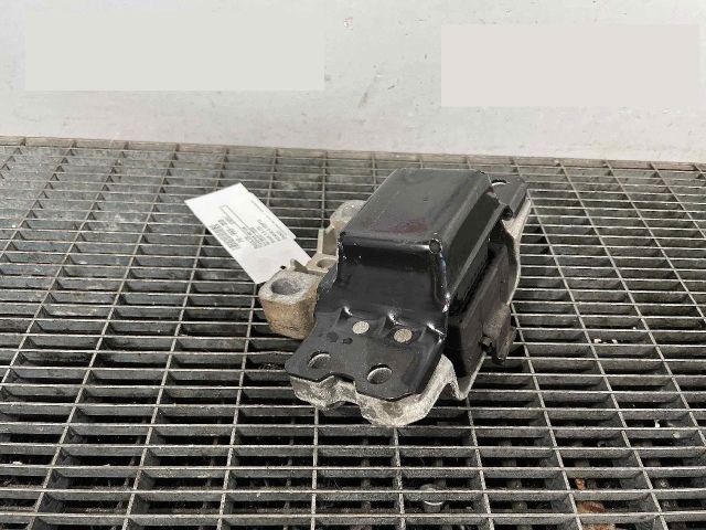 bontott VW CADDY Motor Tartó Bak (Pozíciófüggetlen)