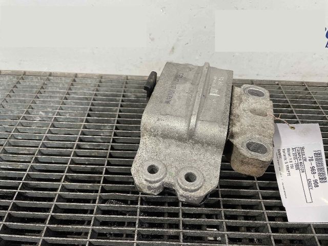 bontott VW CADDY Motor Tartó Bak (Pozíciófüggetlen)