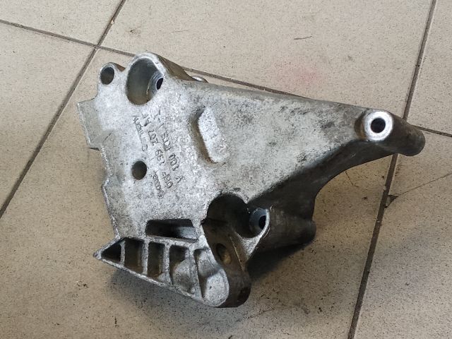 bontott VW CADDY Motor Tartó Bak (Pozíciófüggetlen)