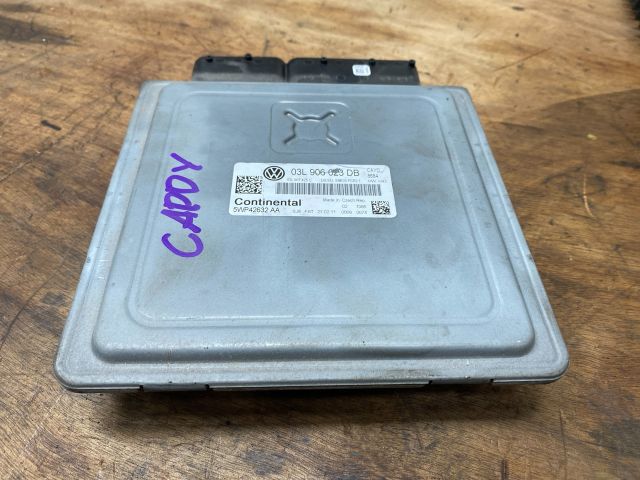 bontott VW CADDY Motorvezérlő