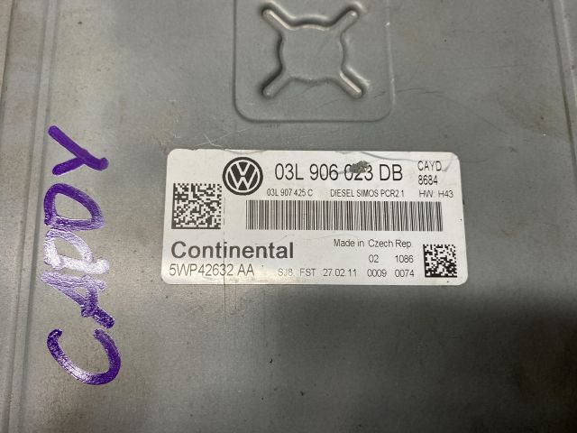bontott VW CADDY Motorvezérlő