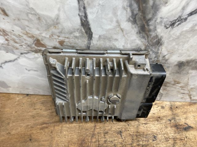 bontott VW CADDY Motorvezérlő