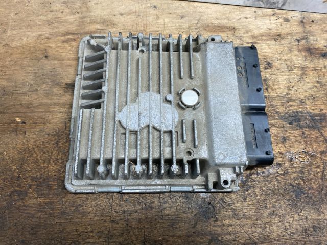 bontott VW CADDY Motorvezérlő