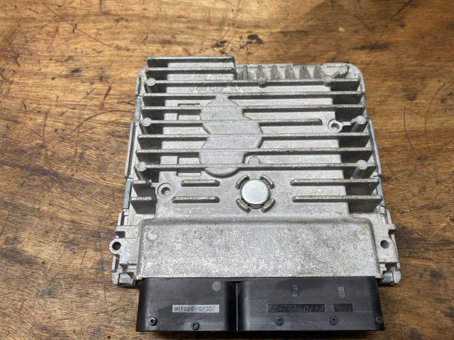 bontott VW CADDY Motorvezérlő