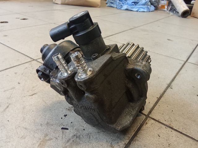 bontott VW CADDY Nagynyomású Szivattyú