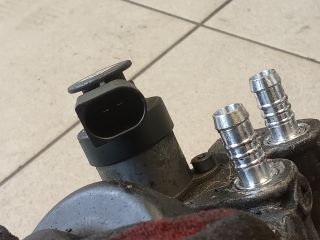 bontott VW CADDY Nagynyomású Szivattyú