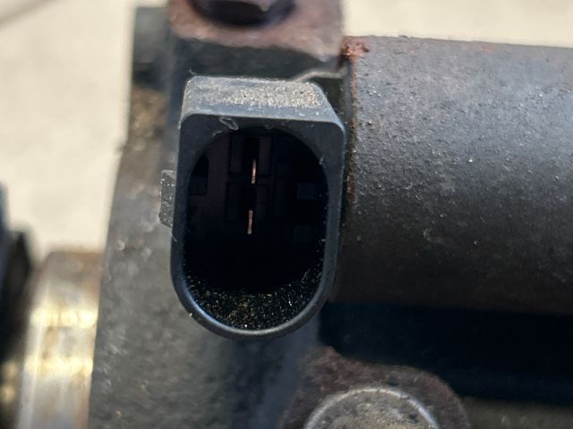 bontott VW CADDY Nagynyomású Szivattyú