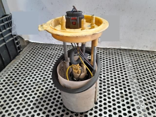 bontott VW CADDY Üzemanyag Szivattyú