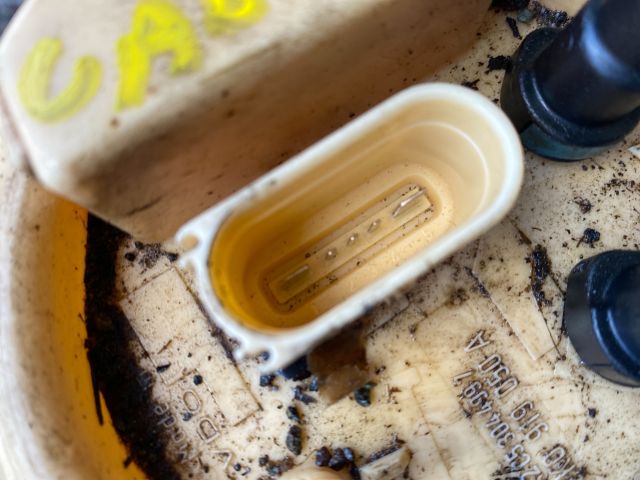 bontott VW CADDY Üzemanyag Szivattyú