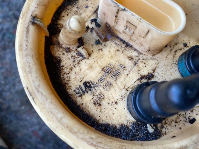 bontott VW CADDY Üzemanyag Szivattyú