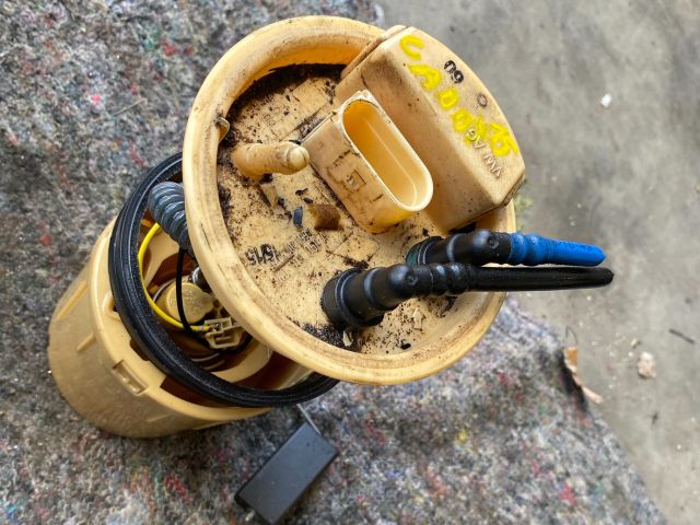 bontott VW CADDY Üzemanyag Szivattyú