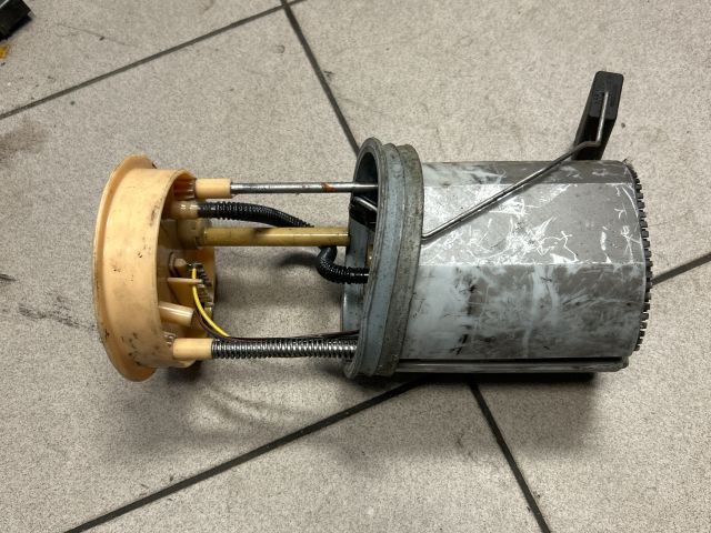 bontott VW CADDY Üzemanyag Szivattyú