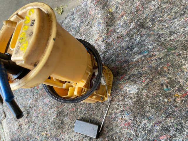 bontott VW CADDY Üzemanyag Szivattyú