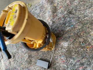 bontott VW CADDY Üzemanyag Szivattyú