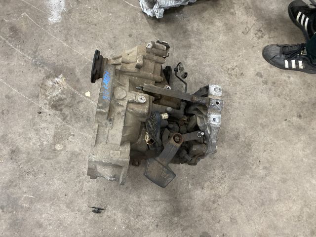 bontott VW CADDY Váltó (Mechanikus)