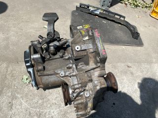 bontott VW CADDY Váltó (Mechanikus)