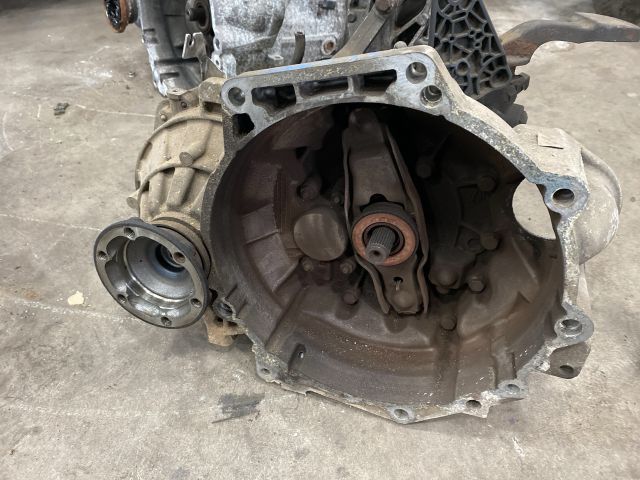 bontott VW CADDY Váltó (Mechanikus)