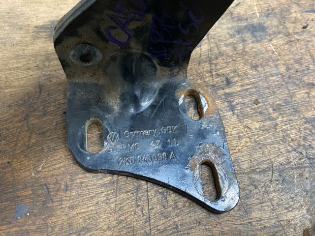 bontott VW CADDY Vezetőgörgő