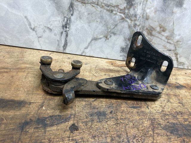 bontott VW CADDY Vezetőgörgő