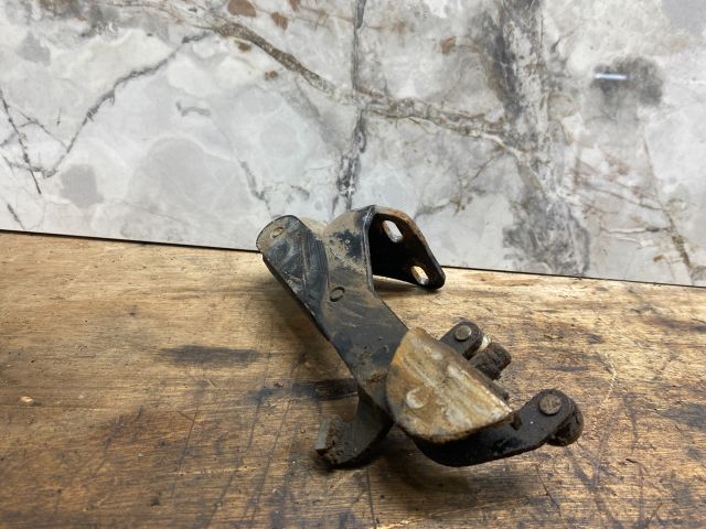 bontott VW CADDY Vezetőgörgő