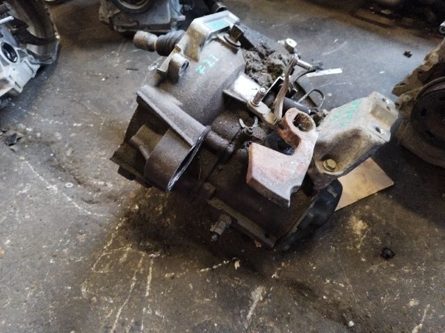 bontott VW CADDY Váltó (Mechanikus)